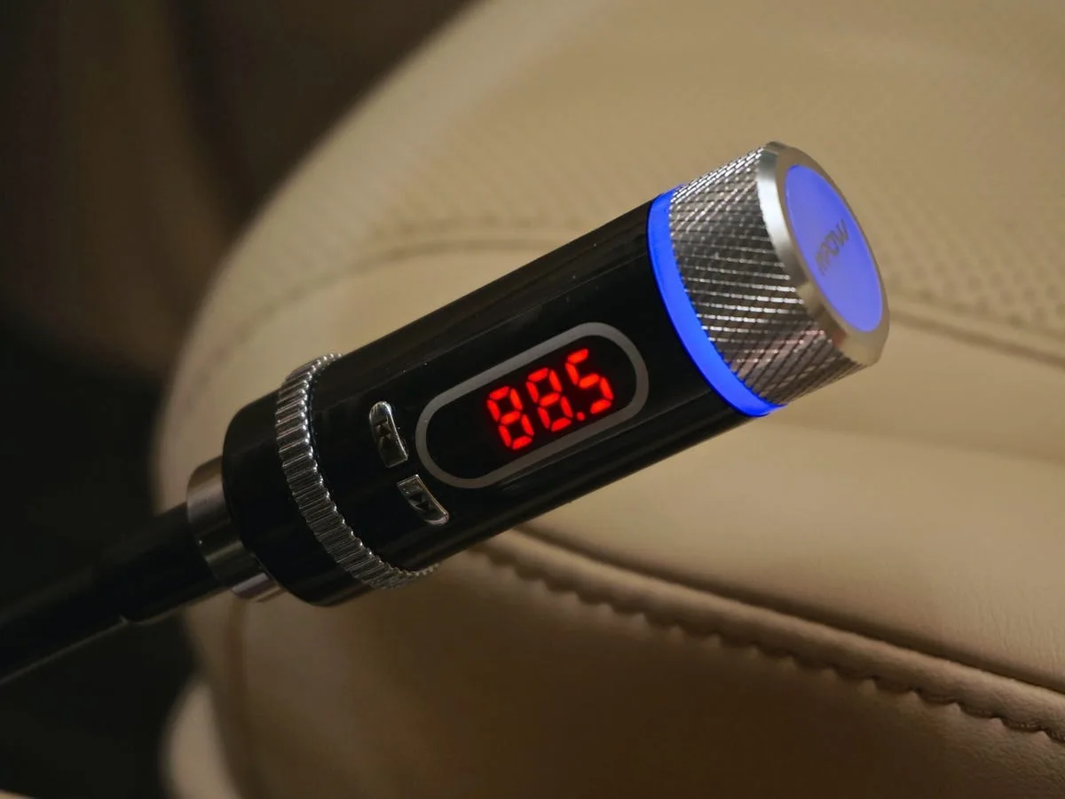 Mpow car Bluetooth FM transmitter image 2